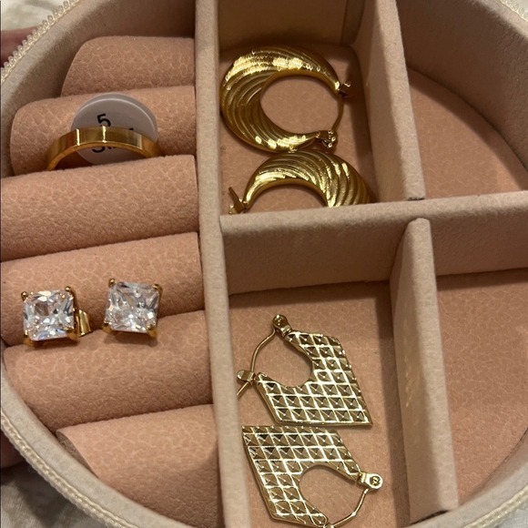 Leopard Print Jewelry Case WITH Stainless Steel Gold Jewelry - Ring and Earrings - Picture 1 of 7